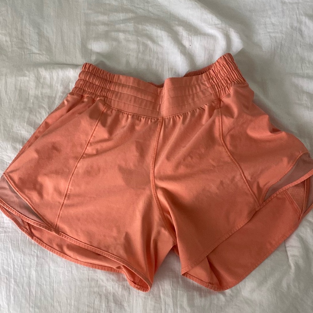 Lululemon Hotty Hot 4” shorts